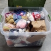 Image 1 : Tote Filled with an Assortment of Collectible Plushies & Beanie Babies 