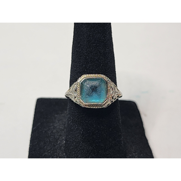 Vintage-Style 14K White Gold Ring with Large Blue Gemstone - Size 6 - TW: 2.2g