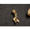 Image 3 : 10K Jewely: Loose Leaf Earring, Matching Set Earrings & Pendant w/ Purple Stones & Diamonds TW: 2.9g