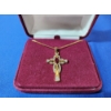 Image 9 : Stunning Camrose & Cross Jacqueline Kennedy Pearl Necklace and Gold-Tone Cross Necklace
