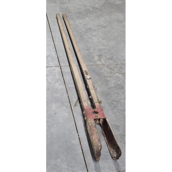 1st Of 2  (see 265a) Wooden Handle Post Hole Digger - See Pics - Fully Functional