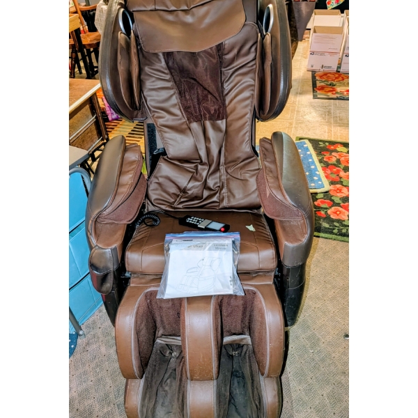 E Smart Wonderful Full Body Massage Chair W Air & Bluetooth Speakers