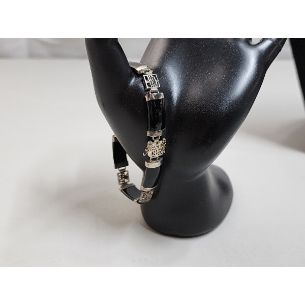 Sterling Silver 7in Onyx Bracelet TW: 11.8g