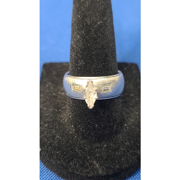 14K White Gold Marquise And Baguette Diamond Engagement Ring - Size 8 - Weight: 8.7g