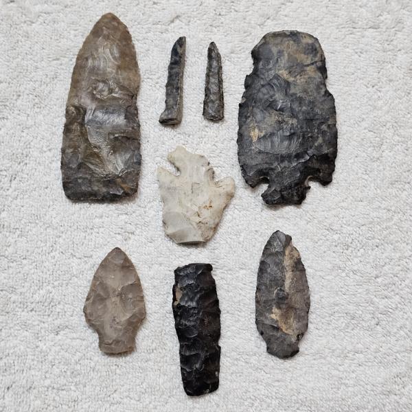 EARLY AMERICAN! Antique Assortment of Native American Stone Artifacts including Arrow/Spear Heads