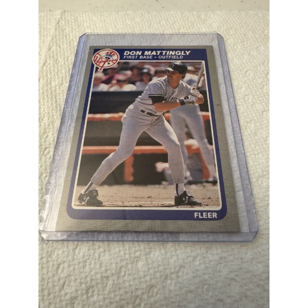 1985 Don Mattingly Fleer Baseball Card - Excellent Condition
