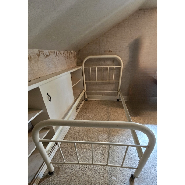 White Metal Twin Bed - As Shown
