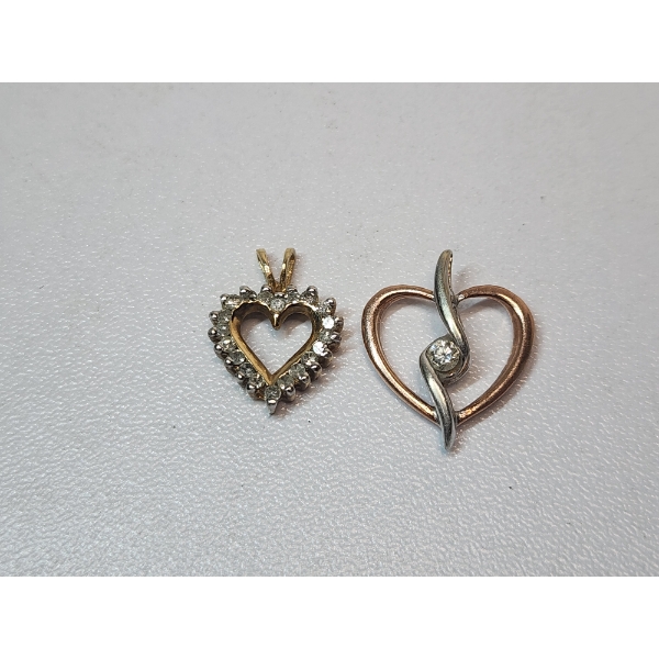 2 - Heart-Shaped 10K Gold Pendants With Diamond - Total Weight: 2.1g