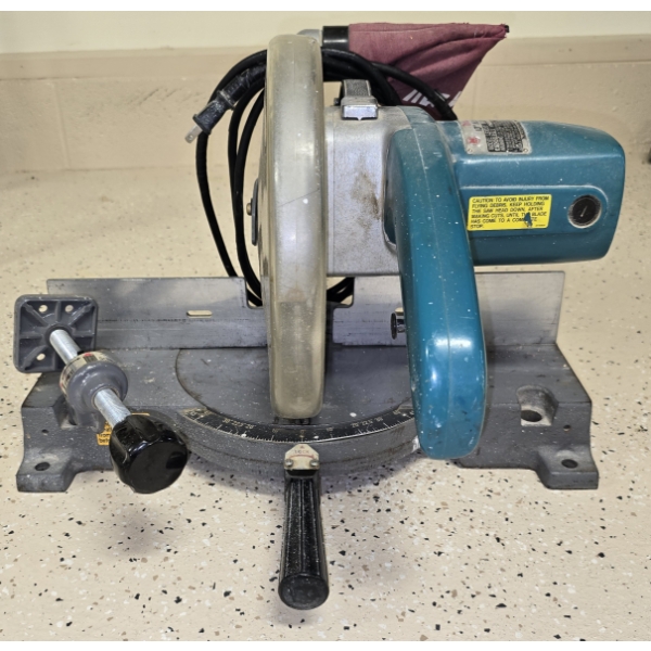 Makita 10" Miter Saw with Non Ferrous Metal Blade