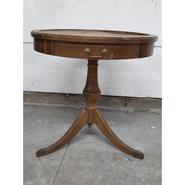 Beautiful 26''x26'' Round Wood Vintage Table With Drawer