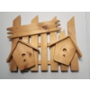 Image 1 : Wooden Birdhouse and Picket Fence Decor 