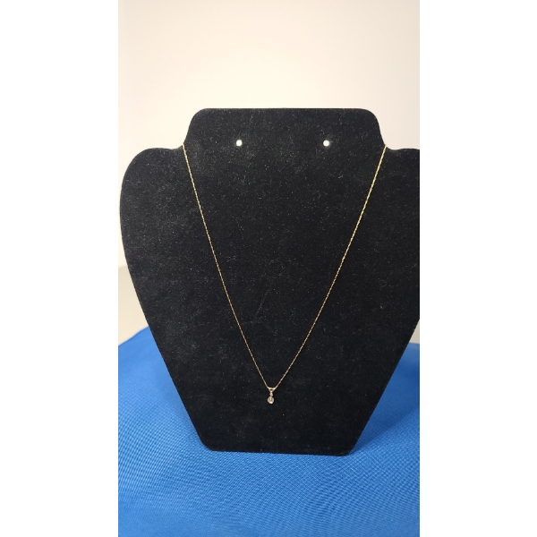 14K Gold Necklace With 14K Gold Pendant With Diamond - Weight: 0.7g