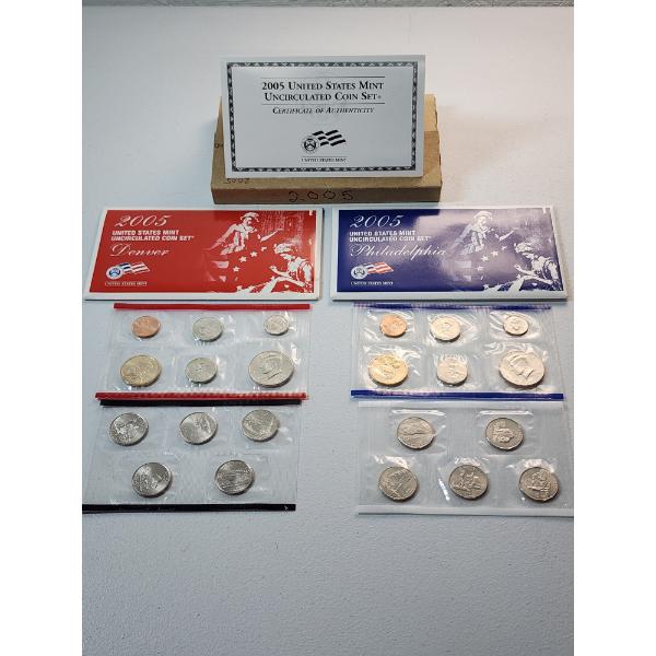 2005 P&D U.S. Mint Uncirculated 22-Coin Set - *MINT ERROR* x2 California (P) Quarters