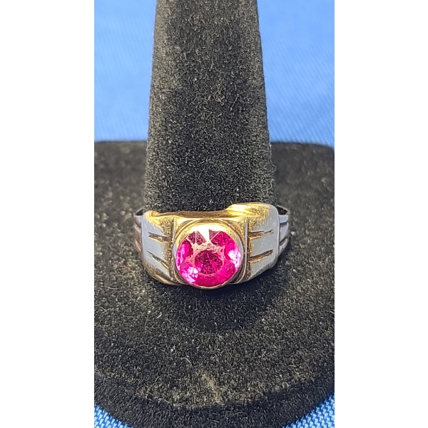 Men's 10K Gold Ring With Ruby - Size 10 - Weight: 3.4g