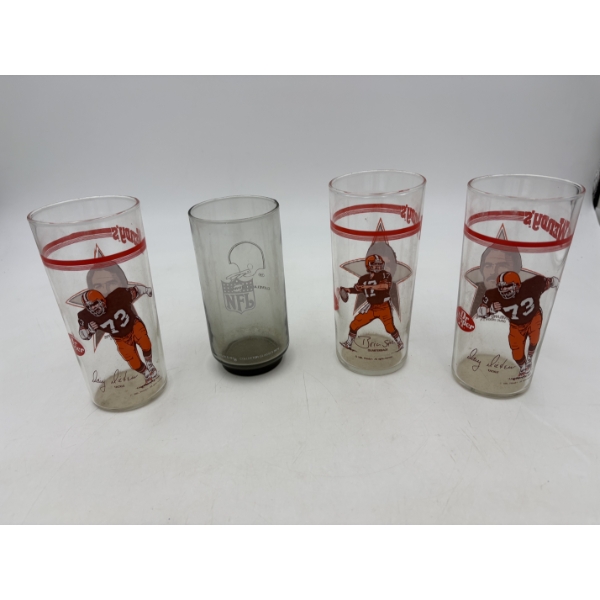 Wendy's Collectible Cleveland Browns Glasses - 4 Total - Ft. Doug Dieken #73 (2) & Brian Sipe #17 