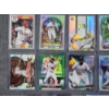 Image 2 : 14 Assorted Near Mint Baseball Trading Cards Including 3 Autographs