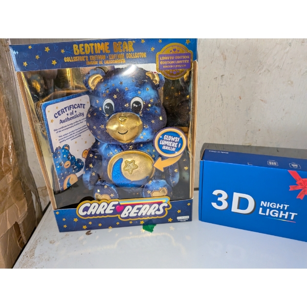Brand New Collectors Care Bear "Bedtime Bear" Lights up! And New In Box 3D Night Light