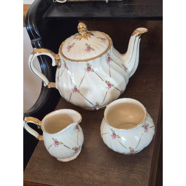 Pickup In Canton - 2 Piece Vintage English Hand Painted Wash Basin & Pitcher - Mint Condition