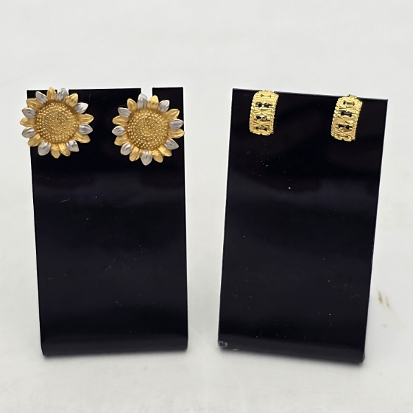 (2) Sets of 22k Gold Earrings incl Sunflowers - 13.2g TW