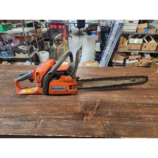 Husqvarna 440 Gas Chainsaw 18in Bar