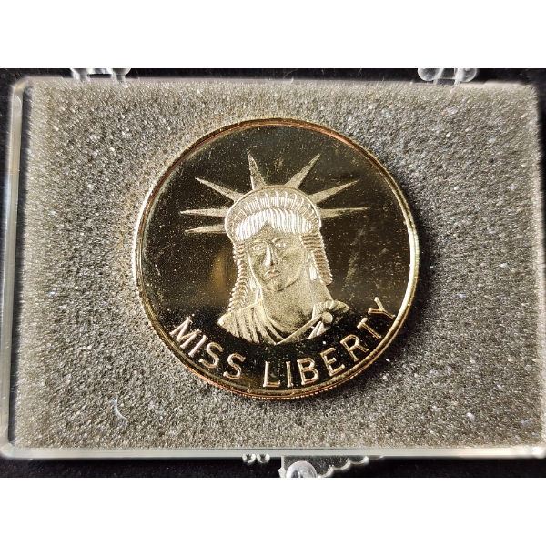 Miss Liberty 1986 100th Anniversary Statue of Liberty Coin in Case