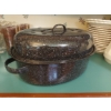 Image 2 : Set Of 2 Vintage Spatter Ware Covered Roasters  16" & 14"