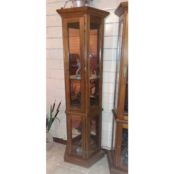2nd Of 2 - Tall Woden Mirrored Back Glass Shelved Curio Cabinet - See Pics - Offered Separately - Pe