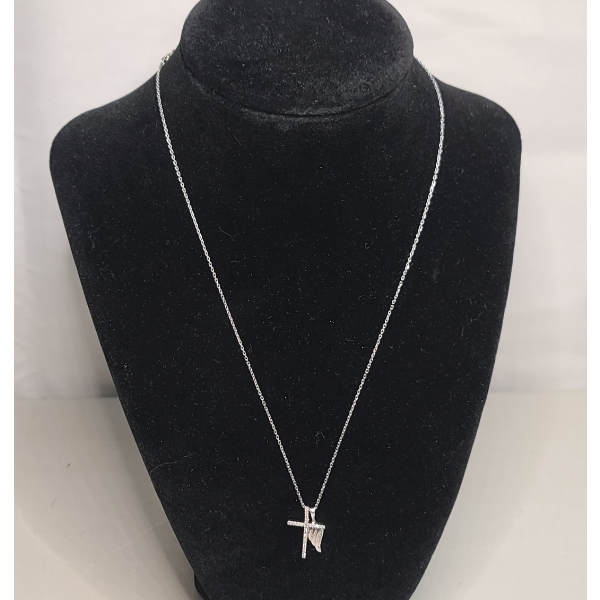 Sterling Silver Cross & Feather Diamond Pendant On 17.5" Necklace - Weight: 3.1g