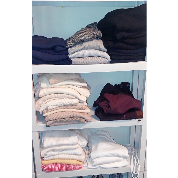Nice Selection Of Ladies High End Sweaters Various Sizes As Shown - Please Read Detailed Description