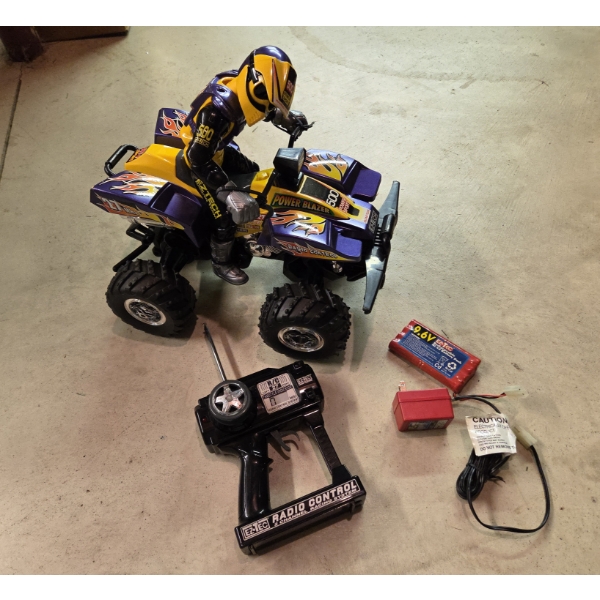 Louisville Home Pickup - Remote Controlled 4 Wheeler 15 x 15  w Controller / Charger See Pics