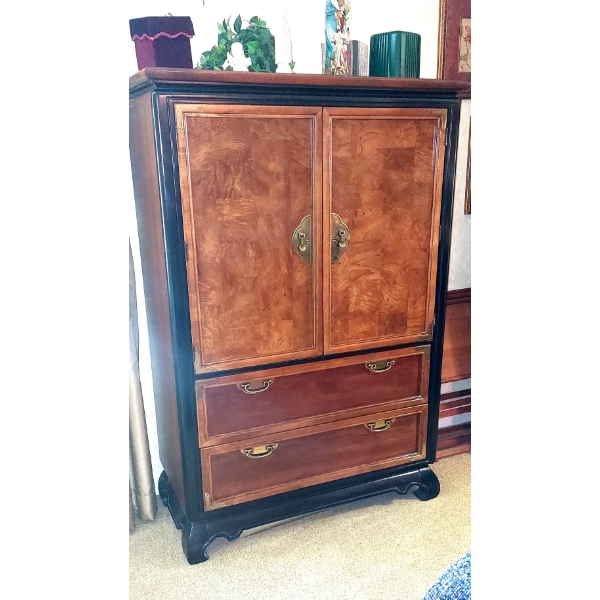 Men's Chest Of Drawers & TV Cabinet - Part Of Entire Bedroom Suite - See Pictures