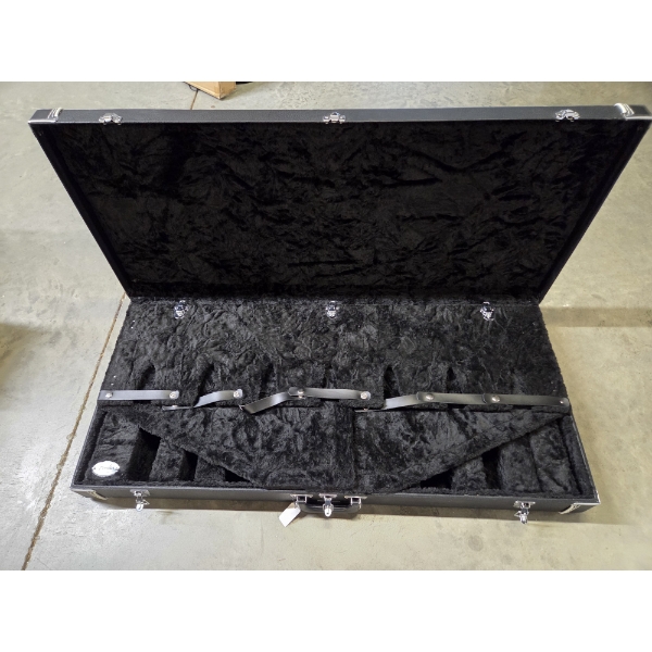 Like New Fender Studios 7 Guitar Stand Case Retails For $375! No Shipping Available 
