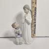 Image 2 : IMMACULATE!!! Lladró Teaching To Pray Porcelain Figurine, 4779, 8.75x4.75"