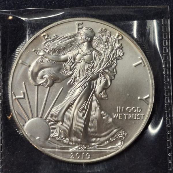 2019 United States Uncirculated Silver .999 1 Oz Eagle