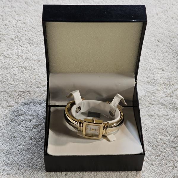 GORGEOUS!!! Gossip Women's Quartz Cuff Watch in Original Box