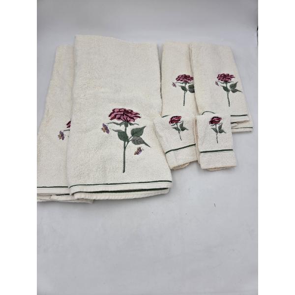 Like New 6 Piece Rose Bath 