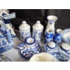Image 6 : Huge Lot of Vintage Woods Ware Wood & Sons England Blue & White China Dishes
