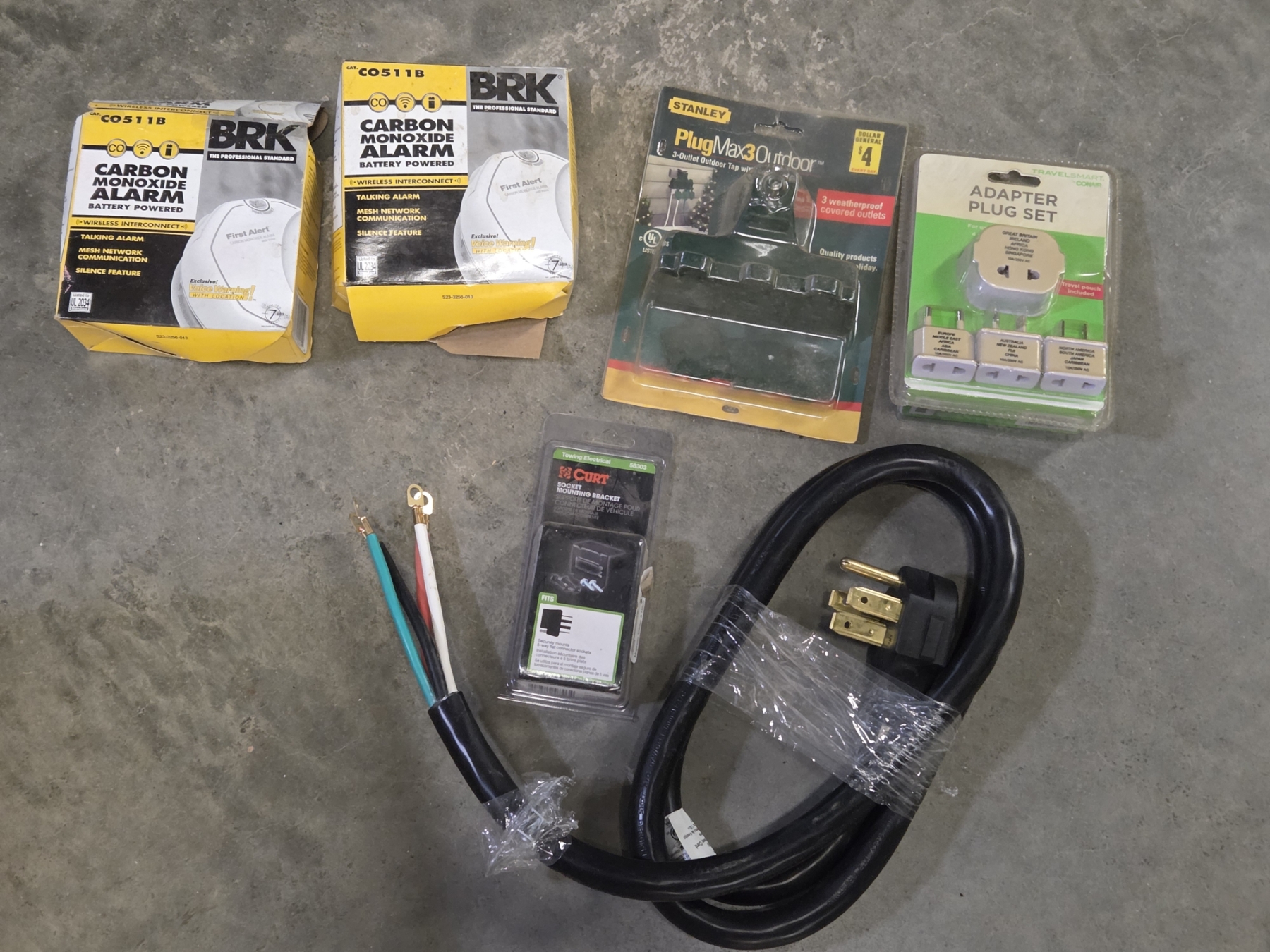 Two New CO2 Detectors, Plugs, Socket Mounting Bracket & Cord