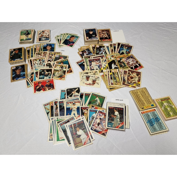 Huge Lot of Assorted Topps Tiffany 1987-1989 Near Mint Baseball Trading Cards in Card Sleeves
