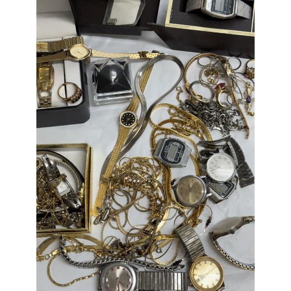 Large Lot of Miscellaneous Costume Jewelry Pieces and Watches - Good Condition 