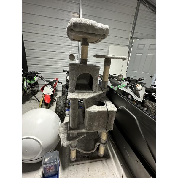 Large Cat Stand