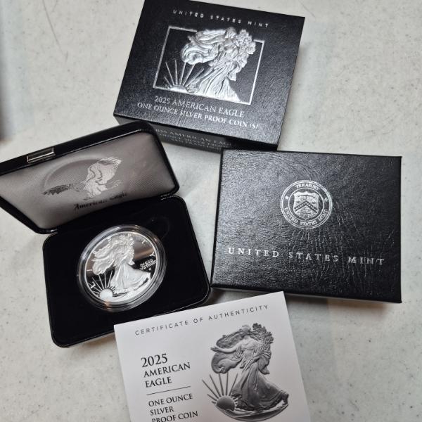 2025 S United states 1 Ounce .999 Silver Eagle Proof In Box - COA