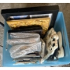 Image 3 : Box of Small Assorted Picture Frames 