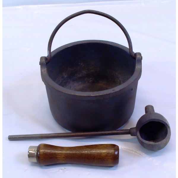 Lyman Lead Pot & Dipper 