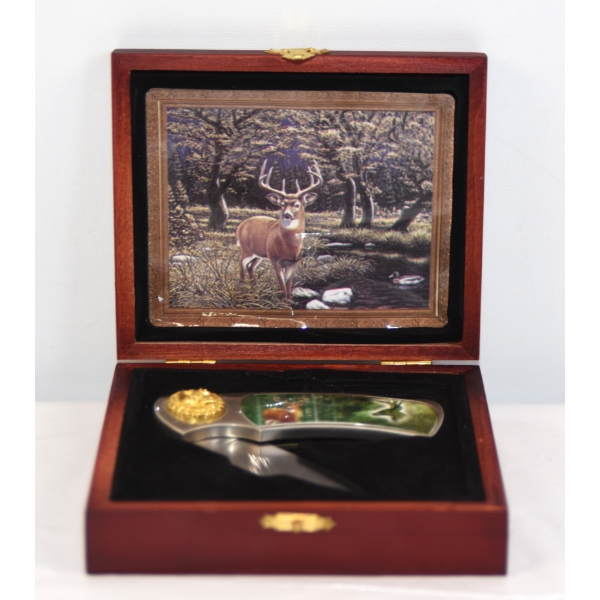 Wildlife Collectible Deer  Folding Knife In Wooden Display Case 