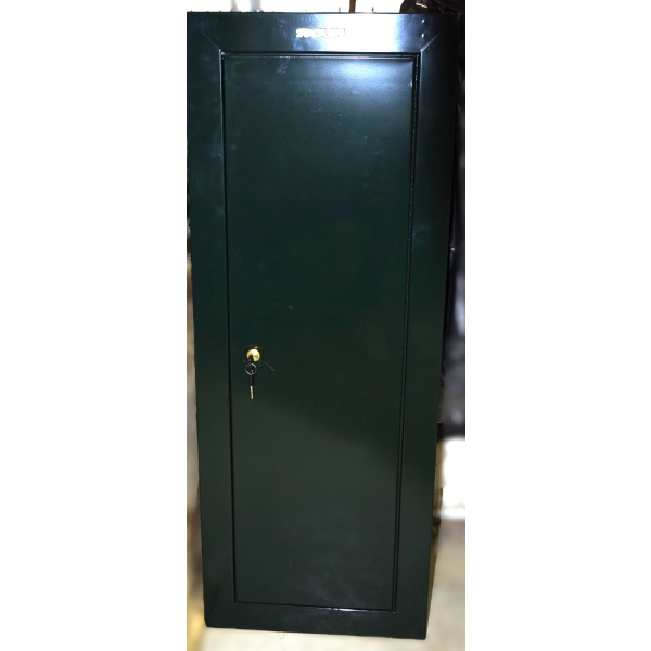 Stack-On 8 Gun Green Single Shelf Cabinet - 21"x10"x55"