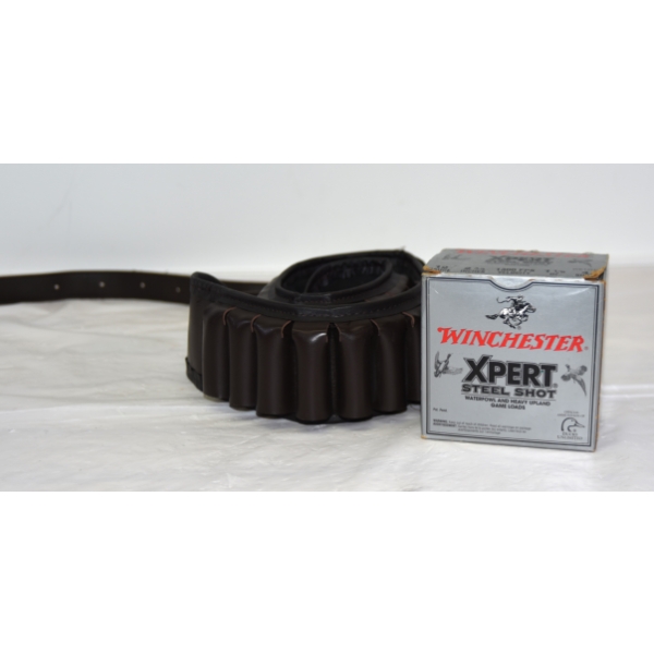 22 Rounds Winchester 12 Gauge 2-3/4" 1-1/8oz Steel #4 Ammunition & 12 Gauge Leather Shell Belt