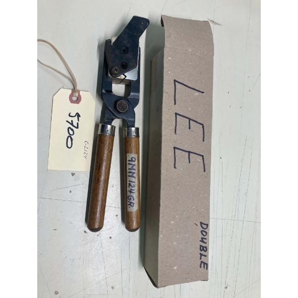 Lee Double Cavity Mold With Handle 9mm Caliber 124 Grain