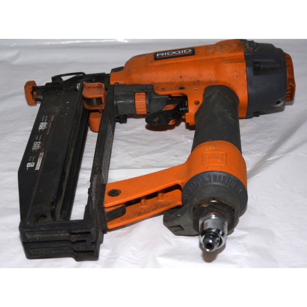 RIDGID Pneumatic Brad Nailer – Air Finish Nail Gun