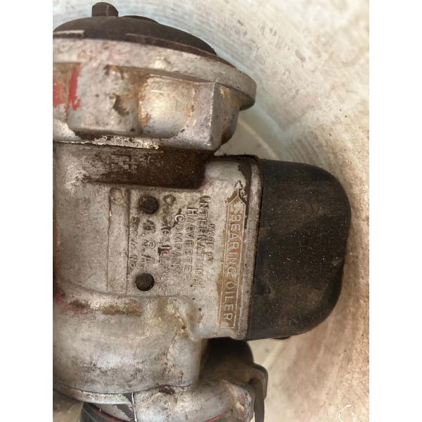 International Harvester Bearing Oiler